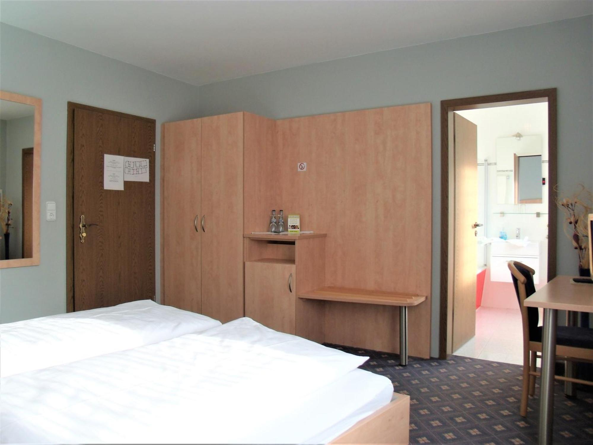 Hotel Brehm เวิร์ซบวร์ก ภายนอก รูปภาพ